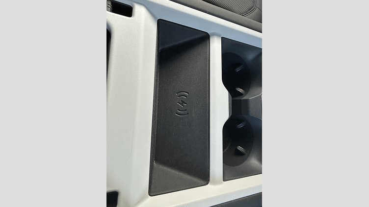 2024 認定中古車 Land Rover Defender 110 Santorini Black 2.0L　P300 DynamicSE