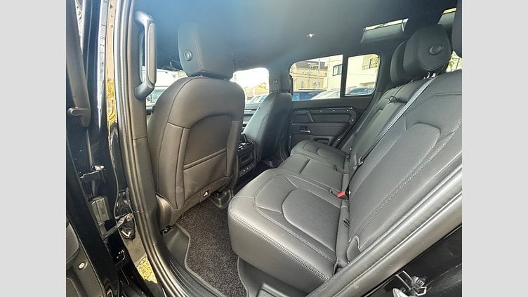 2024 認定中古車 Land Rover Defender 110 Santorini Black 2.0L　P300 DynamicSE
