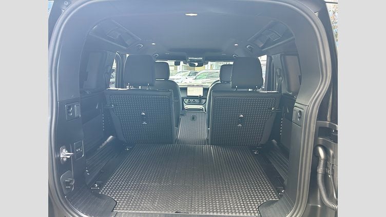 2024 認定中古車 Land Rover Defender 110 Santorini Black 2.0L　P300 DynamicSE