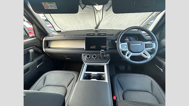 2024 認定中古車 Land Rover Defender 110 Santorini Black 2.0L　P300 DynamicSE
