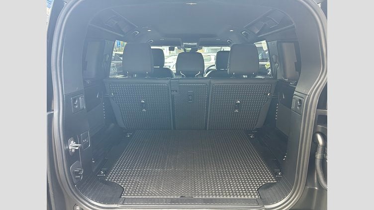 2024 認定中古車 Land Rover Defender 110 Santorini Black 2.0L　P300 DynamicSE