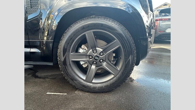 2024 認定中古車 Land Rover Defender 110 Santorini Black 2.0L　P300 DynamicSE