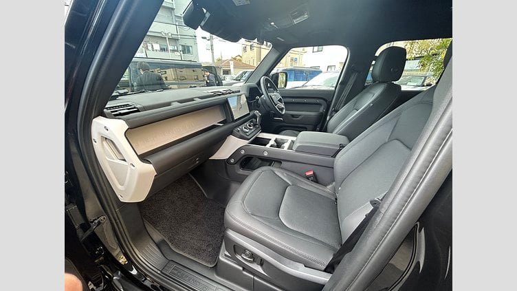 2024 認定中古車 Land Rover Defender 110 Santorini Black 2.0L　P300 DynamicSE