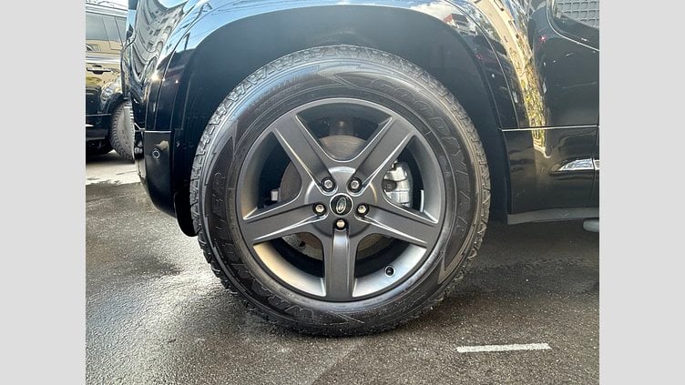 2024 認定中古車 Land Rover Defender 110 Santorini Black 2.0L　P300 DynamicSE