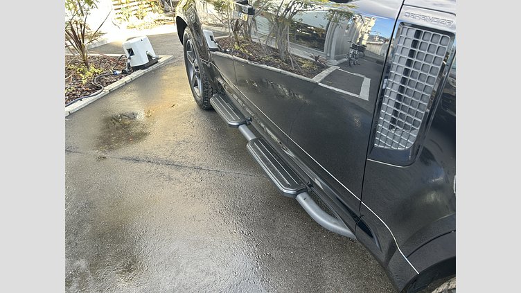2024 認定中古車 Land Rover Defender 110 Santorini Black 2.0L　P300 DynamicSE