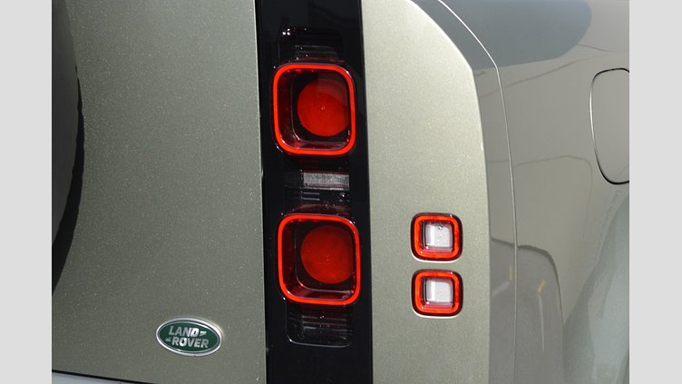 2023 認定中古車 Land Rover Defender 90 Pangea Green AWD P300 SE 