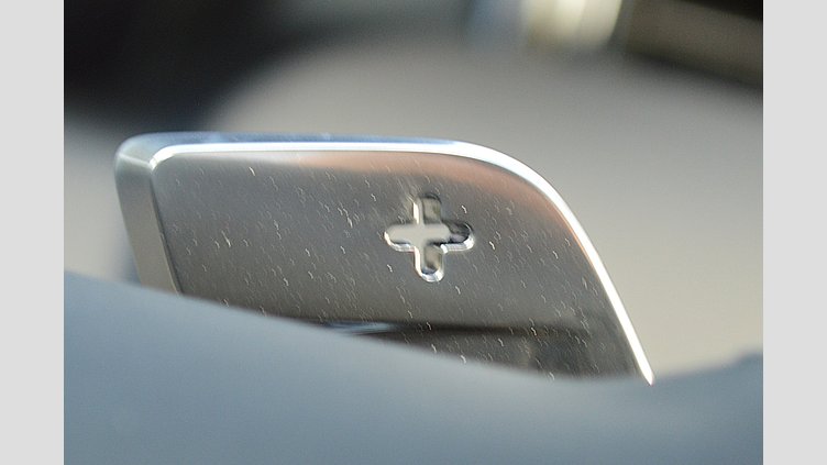 2024 認定中古車 Land Rover Discovery Sport Fuji White AWD D200 DYNAMIC SE  5+2