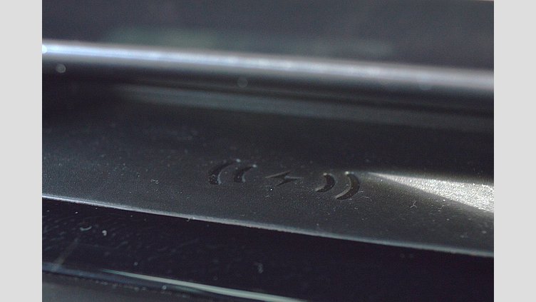 2022 認定中古車 Land Rover Range Rover Sport シャラントグレイ 3.0リッター6気筒300PSターボチャージドディーゼルMHEV（オートマチック） S