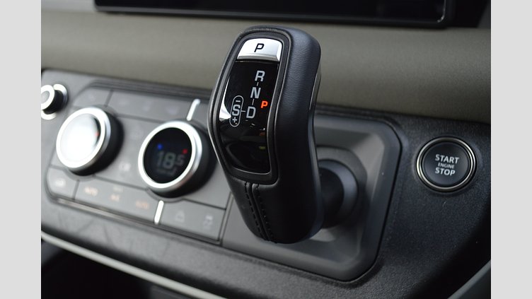 2023 認定中古車 Land Rover Defender 90 Pangea Green AWD P300 SE 