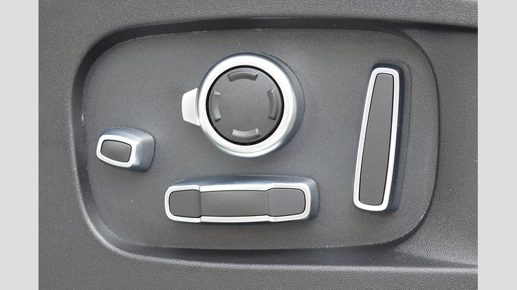 2021 認定中古車 Jaguar F-Pace Yulong White D200 AWD R-DYNAMIC SE