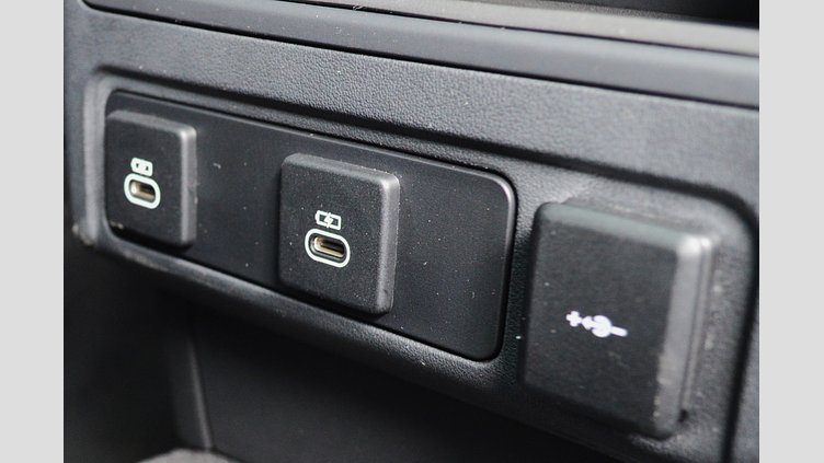 2021 認定中古車 Jaguar F-Pace Yulong White D200 AWD R-DYNAMIC SE