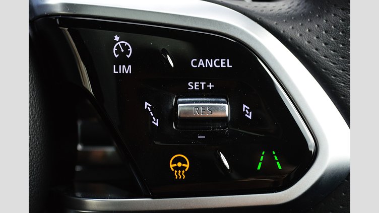 2021 認定中古車 Jaguar F-Pace Yulong White D200 AWD R-DYNAMIC SE