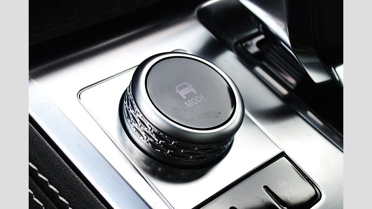 2021 認定中古車 Jaguar F-Pace Yulong White D200 AWD R-DYNAMIC SE