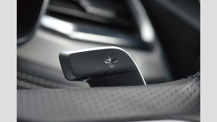 2021 認定中古車 Jaguar F-Pace Yulong White D200 AWD R-DYNAMIC SE