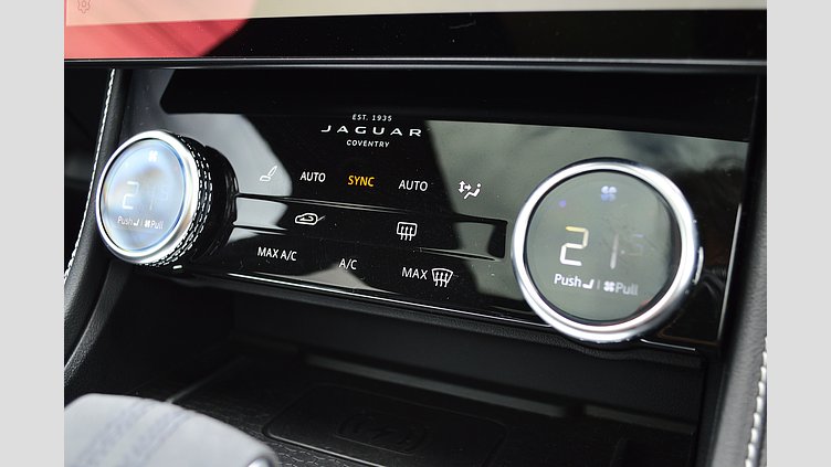 2021 認定中古車 Jaguar F-Pace Yulong White D200 AWD R-DYNAMIC SE