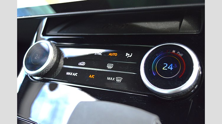 2022 認定中古車 Land Rover Range Rover Sport シャラントグレイ 3.0リッター6気筒300PSターボチャージドディーゼルMHEV（オートマチック） S