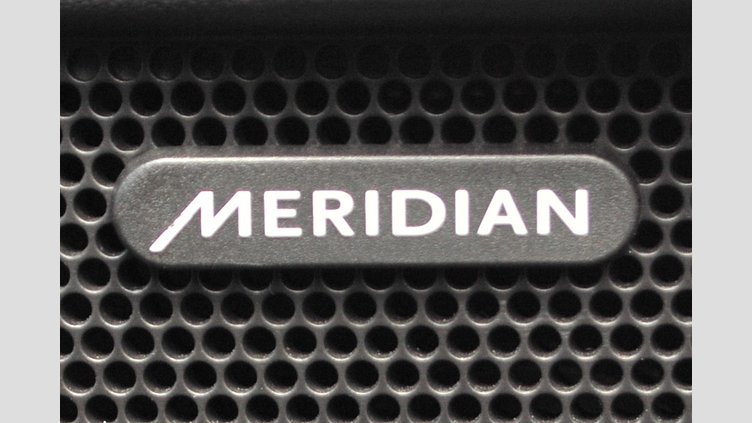 2024 認定中古車 Jaguar E-Pace サントリーニブラック P250（ガソリン） R-DYNAMIC HSE