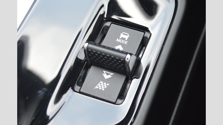 2024 認定中古車 Jaguar E-Pace サントリーニブラック P250（ガソリン） R-DYNAMIC HSE