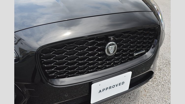 2024 認定中古車 Jaguar E-Pace サントリーニブラック P250（ガソリン） R-DYNAMIC HSE