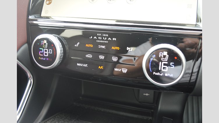 2024 認定中古車 Jaguar E-Pace サントリーニブラック P250（ガソリン） R-DYNAMIC HSE