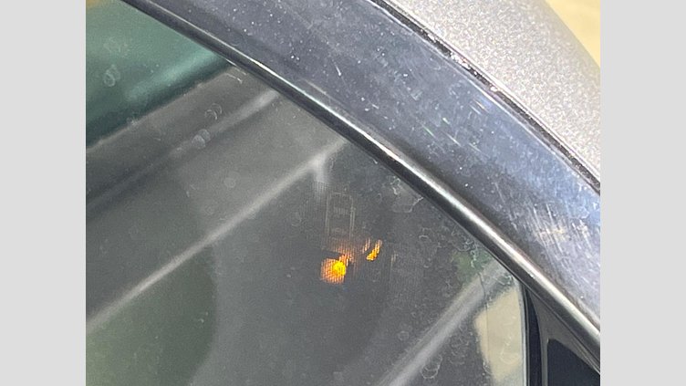 2018 認定中古車 Land Rover Discovery Corris Grey ４WD HSE