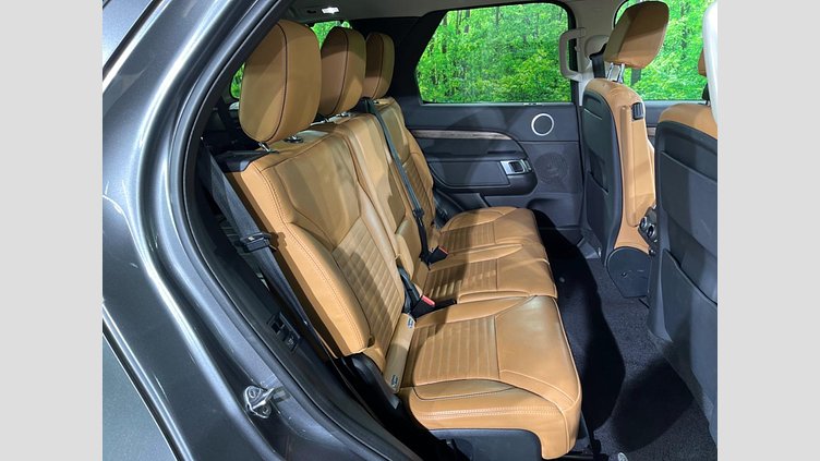 2018 認定中古車 Land Rover Discovery Corris Grey ４WD HSE