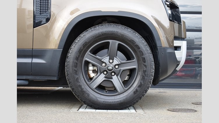 2020 認定中古車 Land Rover Defender 110 Gondwana Stone 110 2.0L P300 AWD 110 2.0L P300