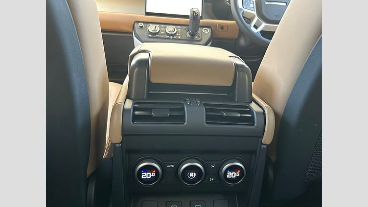 2025 認定中古車 Land Rover Defender 110 Santorini Black 3.0L D350 DynamicHSE