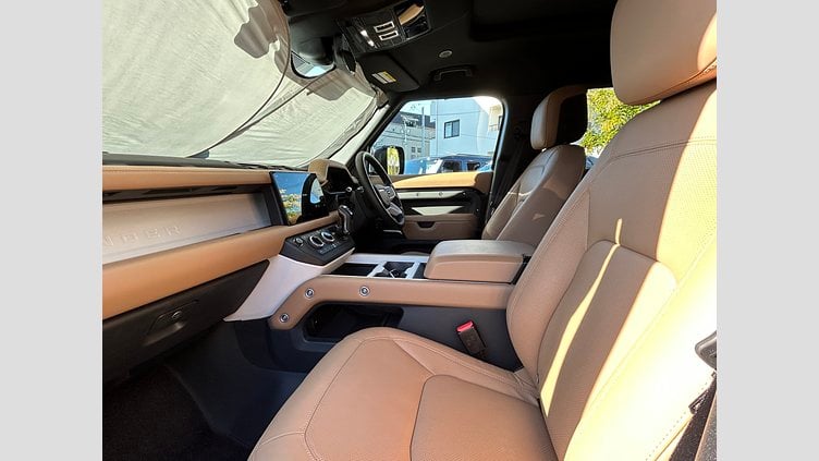 2025 認定中古車 Land Rover Defender 110 Santorini Black 3.0L D350 DynamicHSE