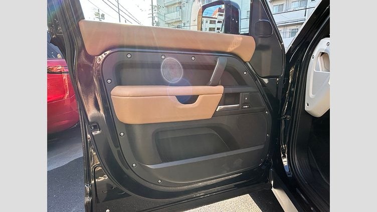 2025 認定中古車 Land Rover Defender 110 Santorini Black 3.0L D350 DynamicHSE