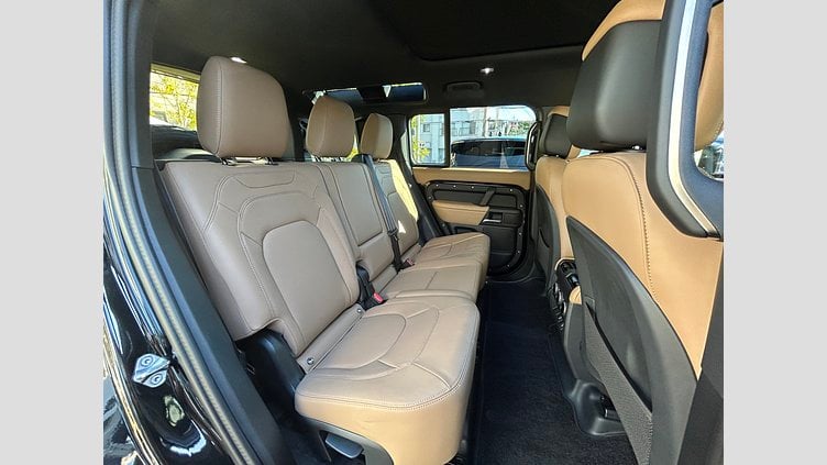 2025 認定中古車 Land Rover Defender 110 Santorini Black 3.0L D350 DynamicHSE