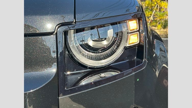 2025 認定中古車 Land Rover Defender 110 Santorini Black 3.0L D350 DynamicHSE