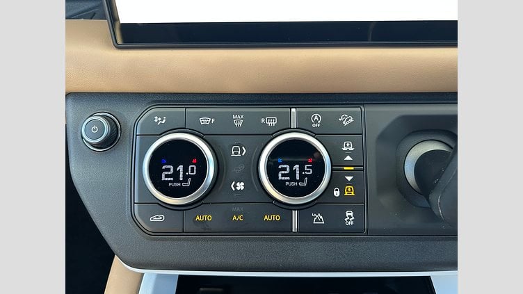 2025 認定中古車 Land Rover Defender 110 Santorini Black 3.0L D350 DynamicHSE