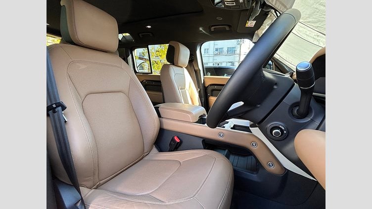 2025 認定中古車 Land Rover Defender 110 Santorini Black 3.0L D350 DynamicHSE