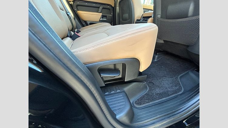 2025 認定中古車 Land Rover Defender 110 Santorini Black 3.0L D350 DynamicHSE