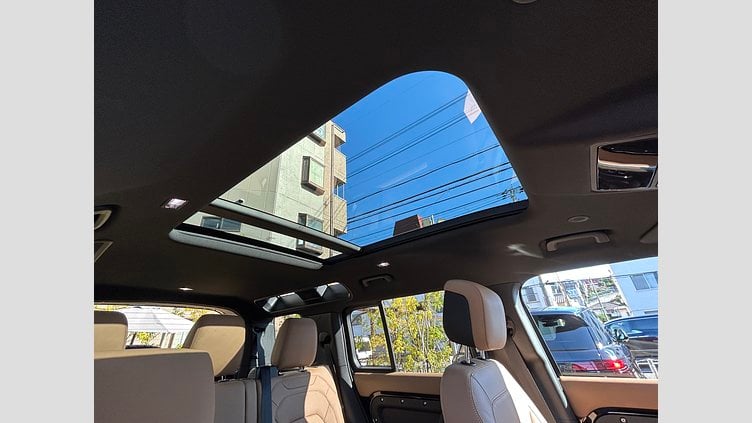 2025 認定中古車 Land Rover Defender 110 Santorini Black 3.0L D350 DynamicHSE