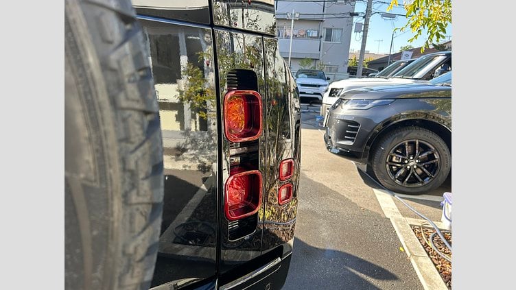 2025 認定中古車 Land Rover Defender 110 Santorini Black 3.0L D350 DynamicHSE