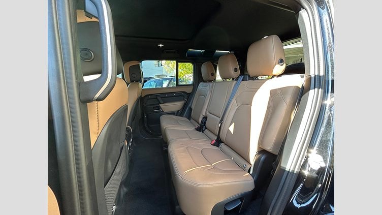 2025 認定中古車 Land Rover Defender 110 Santorini Black 3.0L D350 DynamicHSE