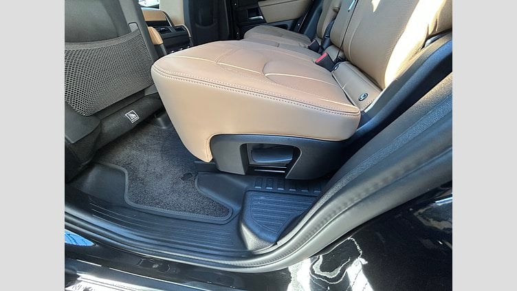 2025 認定中古車 Land Rover Defender 110 Santorini Black 3.0L D350 DynamicHSE