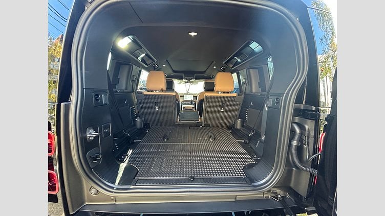 2025 認定中古車 Land Rover Defender 110 Santorini Black 3.0L D350 DynamicHSE