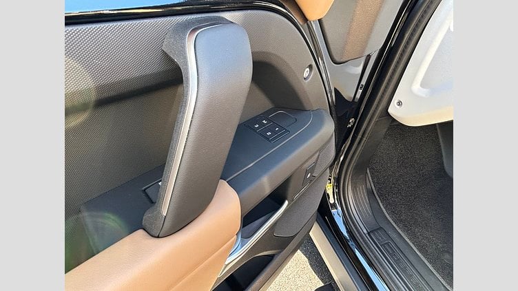 2025 認定中古車 Land Rover Defender 110 Santorini Black 3.0L D350 DynamicHSE