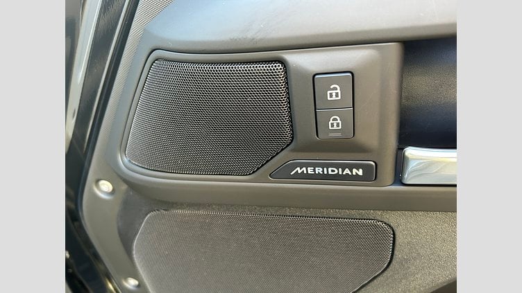 2025 認定中古車 Land Rover Defender 110 Santorini Black 3.0L D350 DynamicHSE