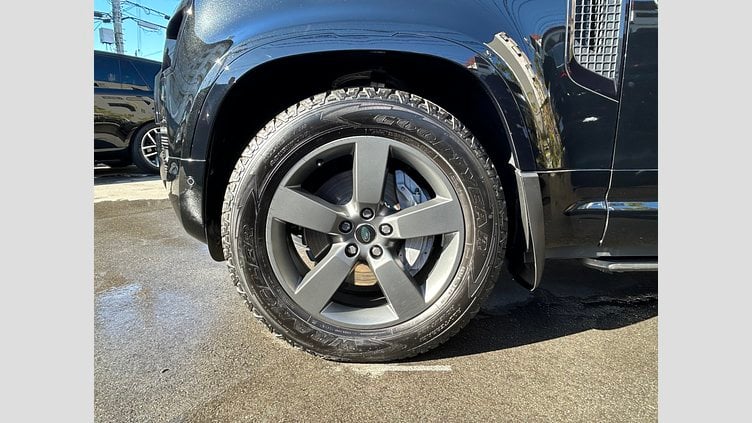 2025 認定中古車 Land Rover Defender 110 Santorini Black 3.0L D350 DynamicHSE