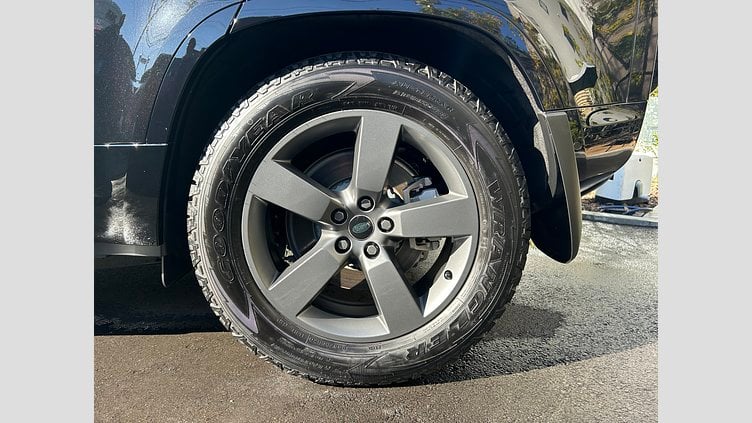 2025 認定中古車 Land Rover Defender 110 Santorini Black 3.0L D350 DynamicHSE