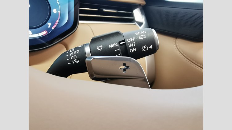 2023 認定中古車 Land Rover Range Rover Ostuni Pearl White 4.4L　ツインターボ SV　P530　SWB