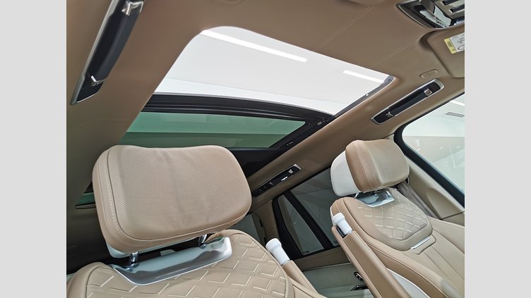 2023 認定中古車 Land Rover Range Rover Ostuni Pearl White 4.4L　ツインターボ SV　P530　SWB