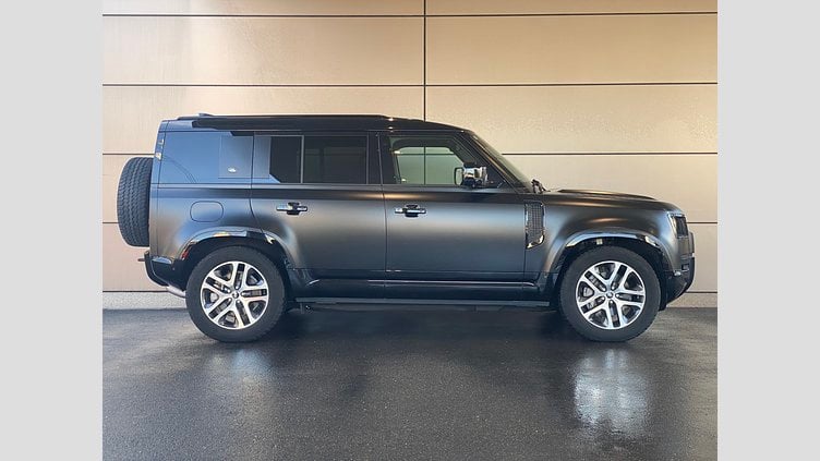 2023 認定中古車 Land Rover Defender 110 Santorini Black オートマチック イースナーエディション