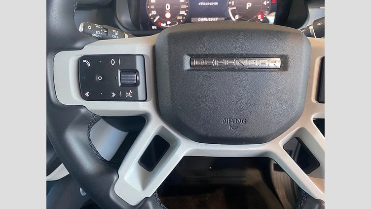 2023 認定中古車 Land Rover Defender 110 Santorini Black オートマチック イースナーエディション