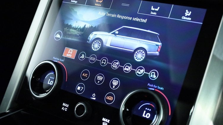 2021 Approved Land Rover Range Rover Fuji White P525 Vogue SE