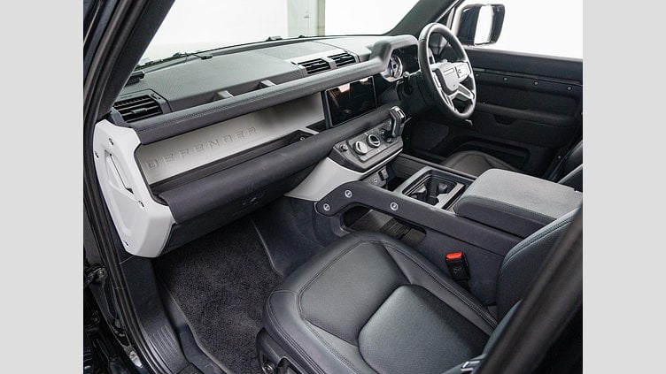 2023 認定中古車 Land Rover Defender 110 Santorini Black 3L ディーゼルエンジン １１０Ｓ Ｄ３００